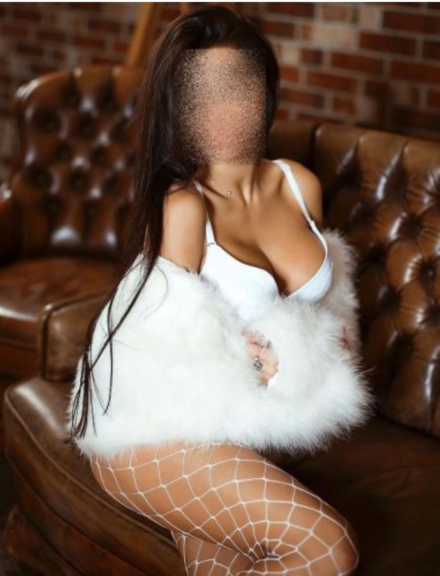 Ozel Gömeç Escort Esra