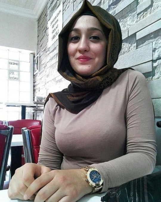 Pütürge Escort Naz – Enerjik gorusme partneri